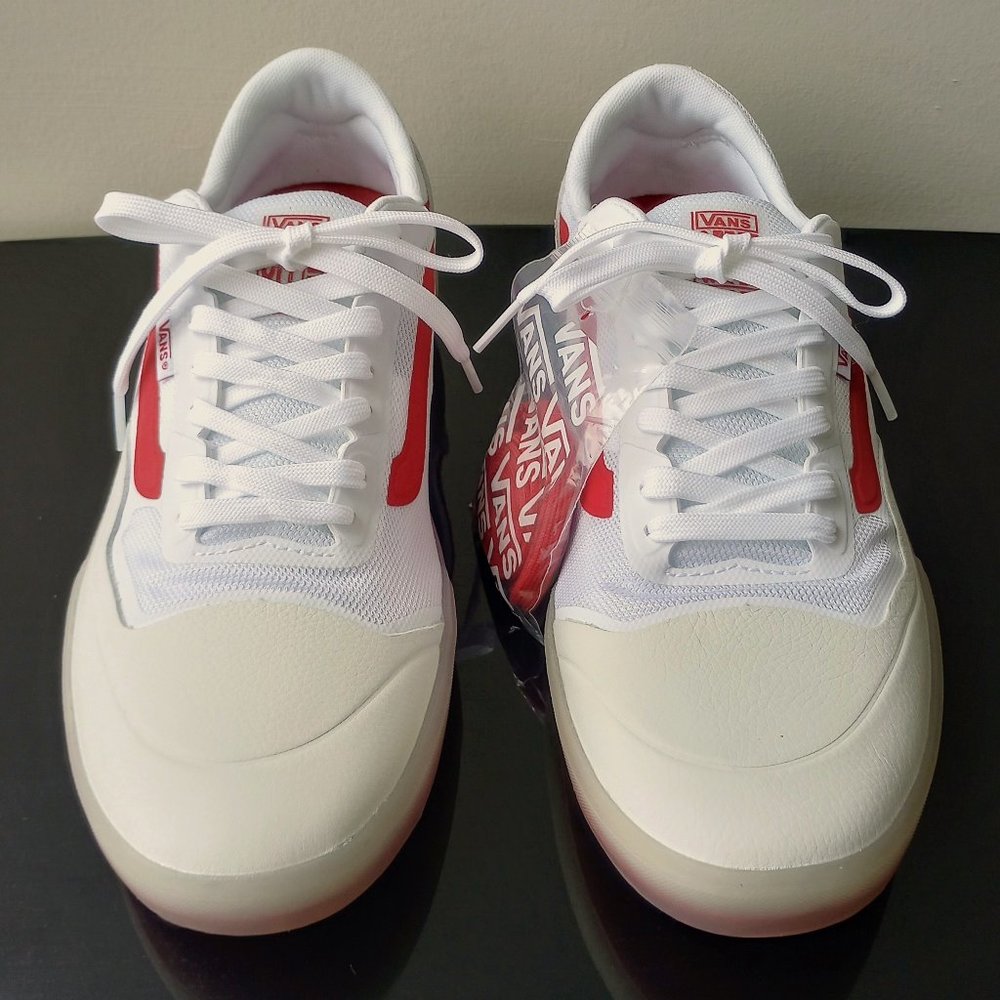 Vans Men's Ave Sport Leather / Mesh Low Top Sneaker in Cool Looking - Picture 3 of 13